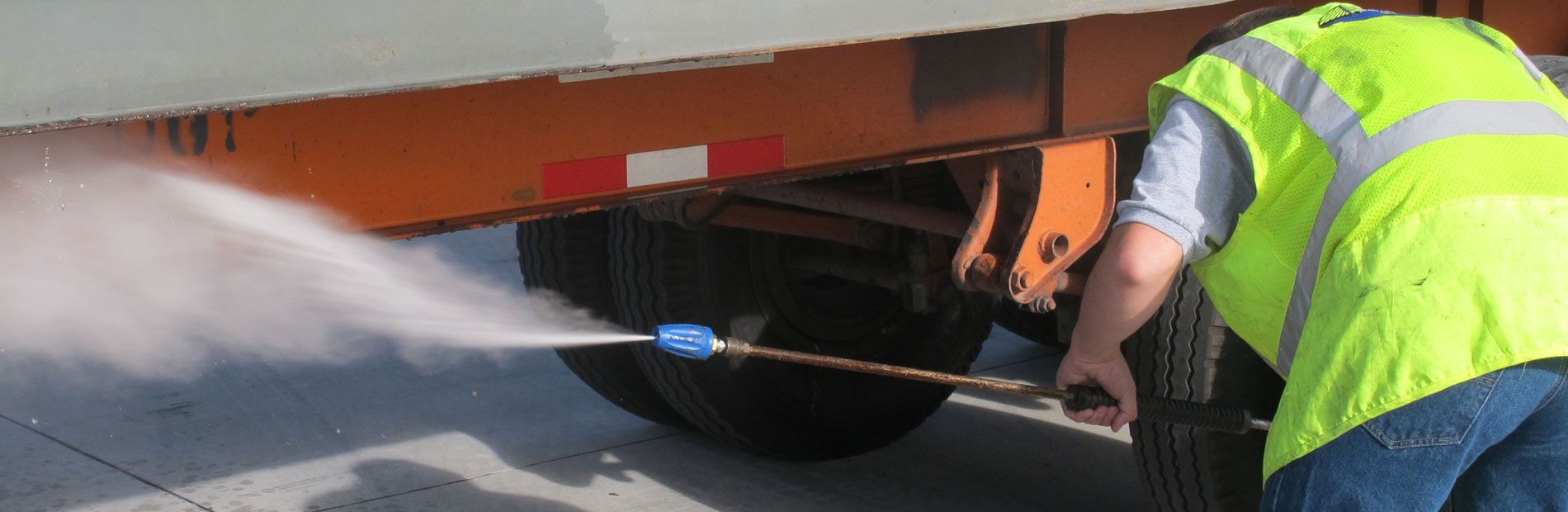 Shipping container, heavy equipment and vehicle steam cleaning
